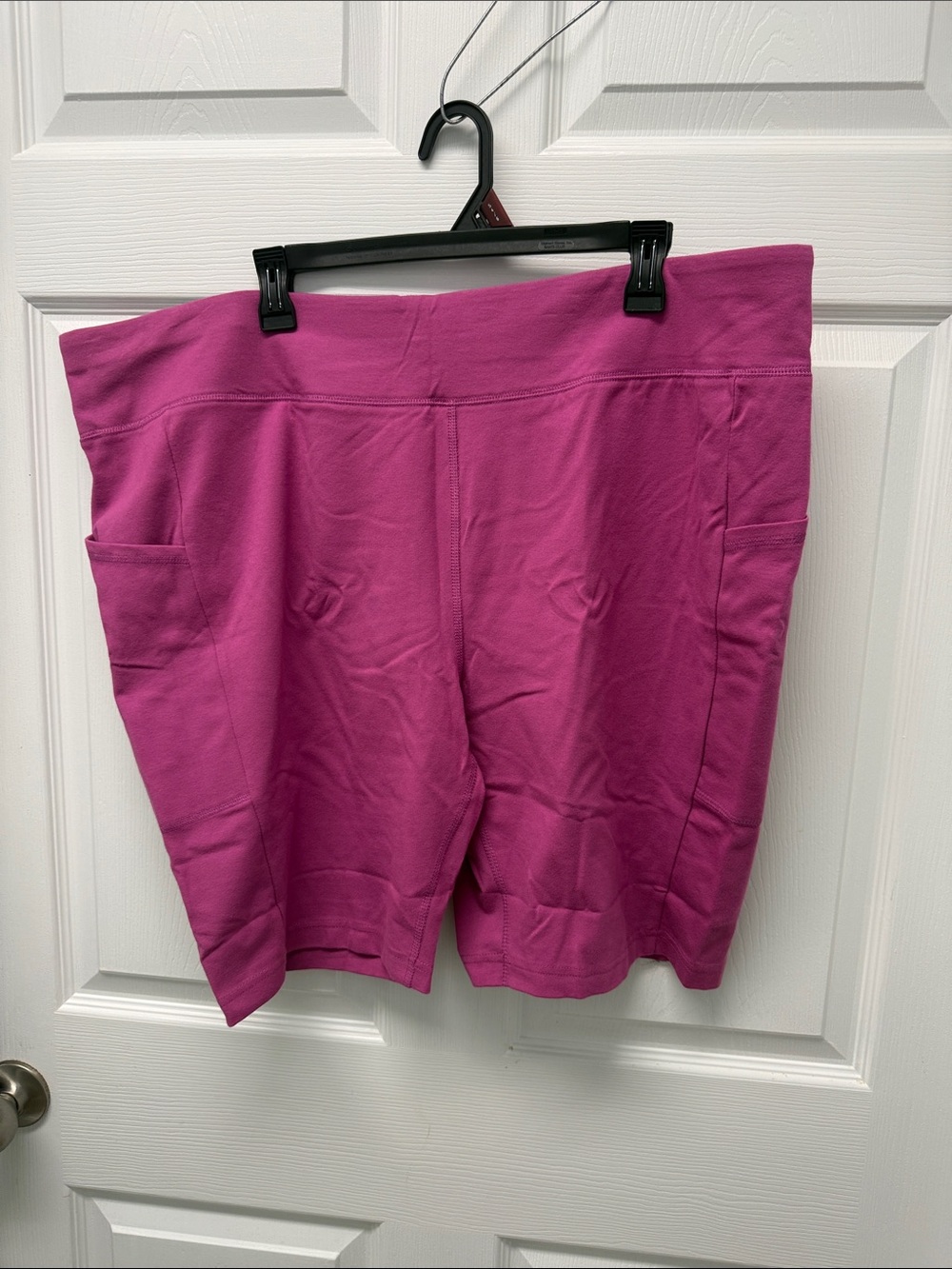 Women’s Magenta bike Shorts with Side Pockets